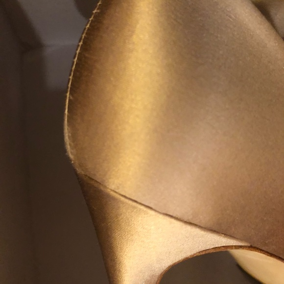 NIB Badgley Mischka satin rhinestone high heels - Picture 3 of 16